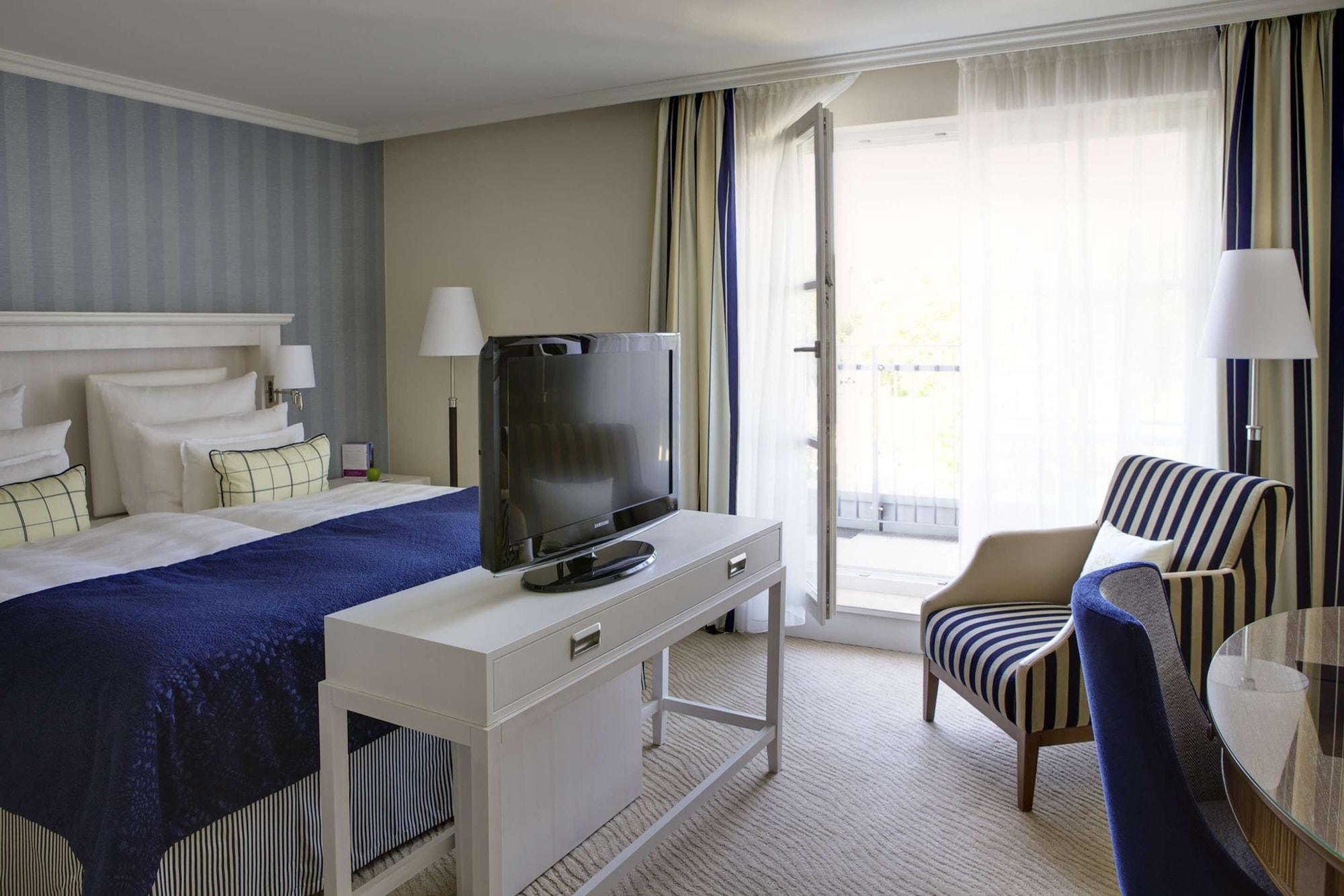 Steigenberger Grandhotel & Spa Heringsdorf מראה חיצוני תמונה A room at the Hotel du Cap-Eden-Roc