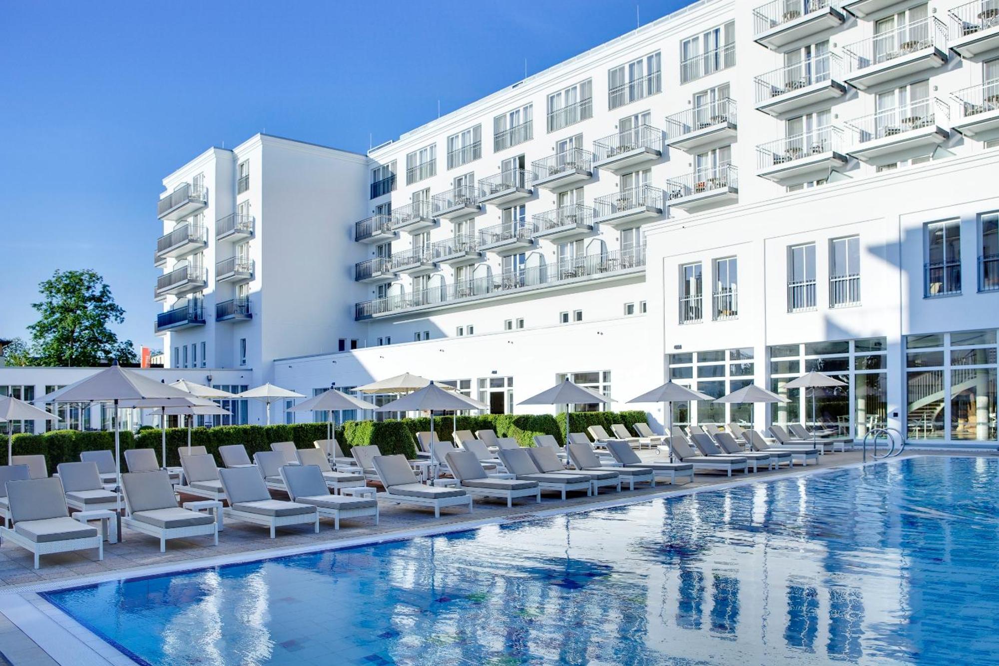Steigenberger Grandhotel & Spa Heringsdorf מתקנים תמונה The Hotel's pool