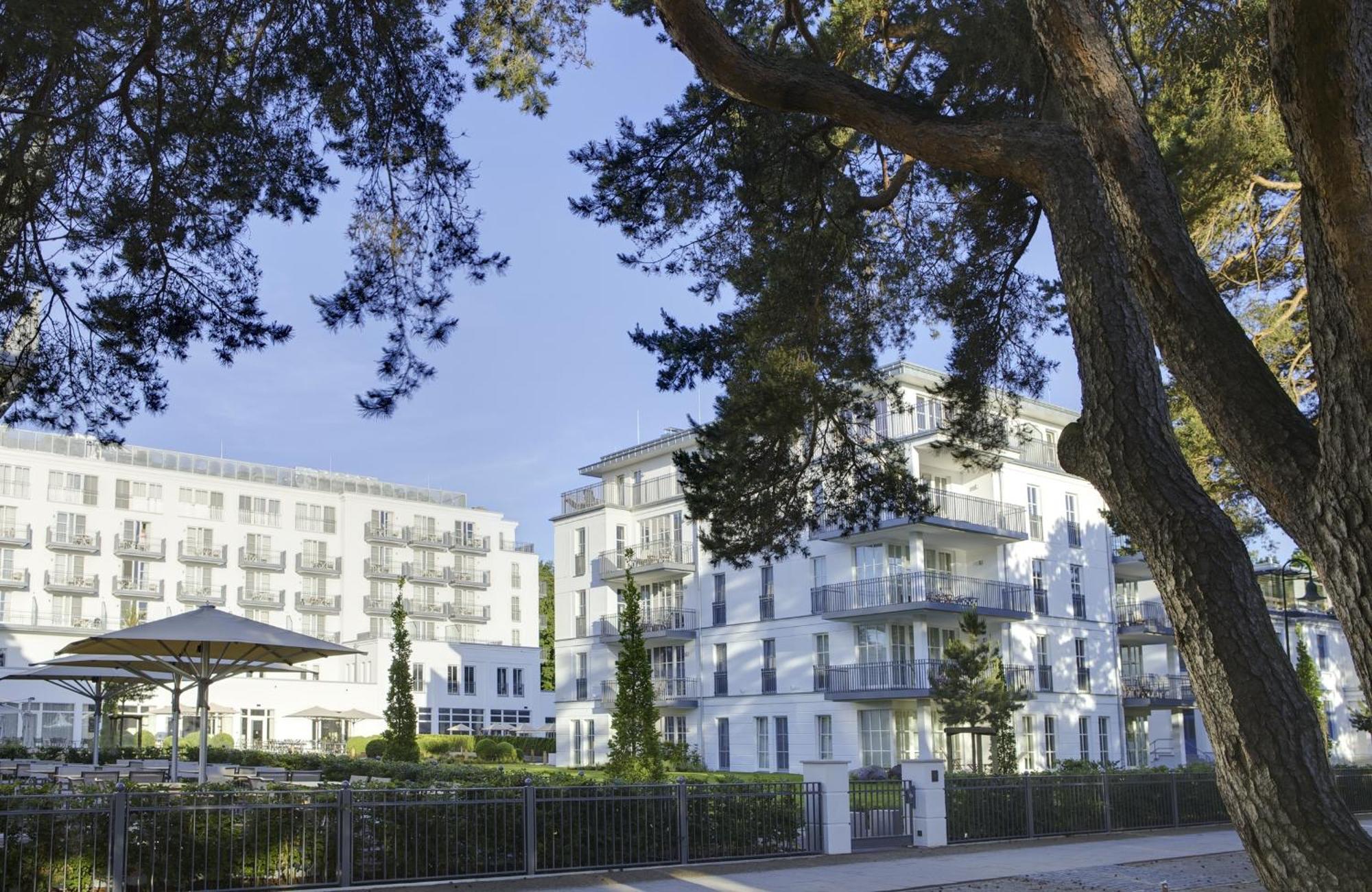 Steigenberger Grandhotel & Spa Heringsdorf מראה חיצוני תמונה The new residential buildings