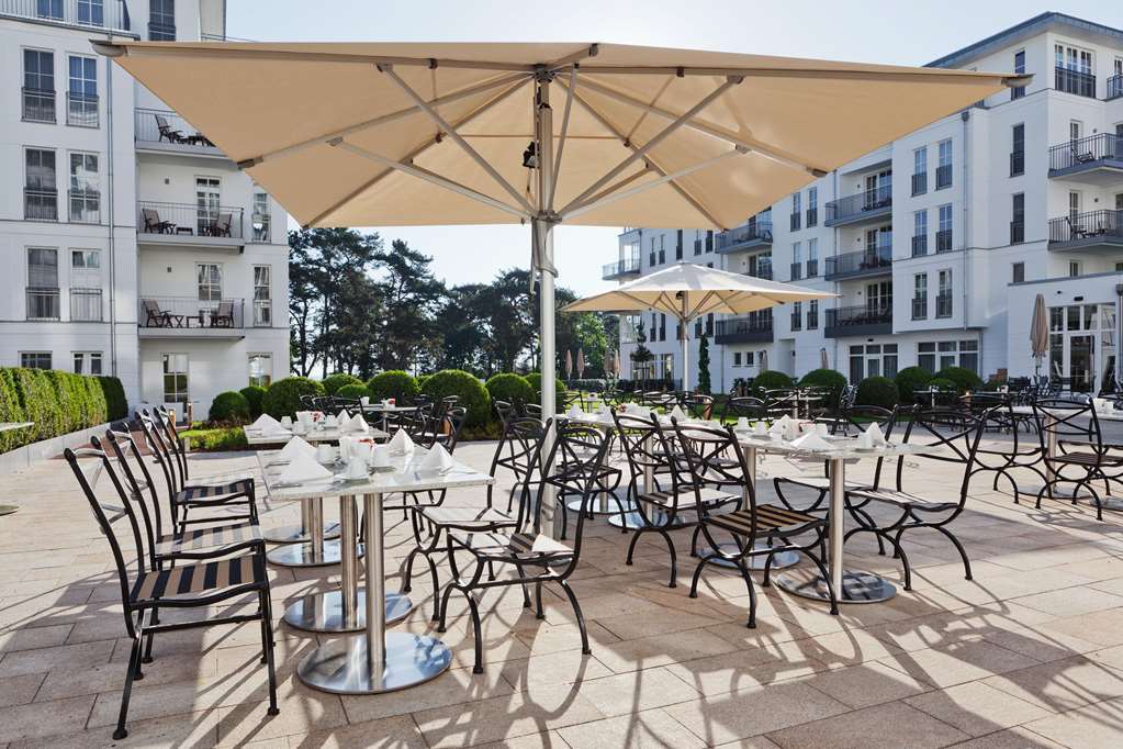 Steigenberger Grandhotel & Spa Heringsdorf מסעדה תמונה The hotel's outdoor restaurant
